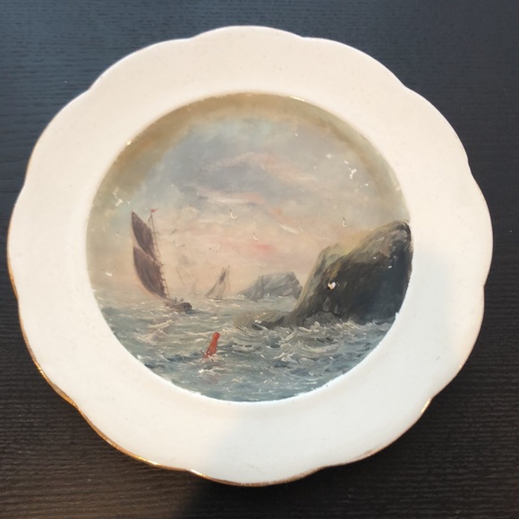 2 Ceramic Pottery Porcelain Plates - Picture 5 of 7